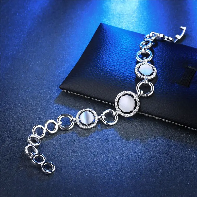 

New Titanium Steel Bracelet, Female Jewelry, Retro Fashion Gift Zircon from Europe and America in 2019