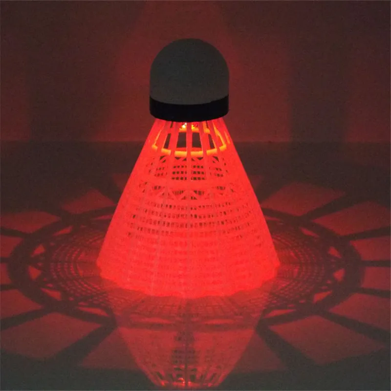 3 piezas oscuro de noche LED luz brillante-Nylon bádminton volantes de interior y al aire libre nuevo colorido de la iluminación bolas l436OLB 3 piezas oscuro de noche LED luz brillante-Nylon bádminton volantes de interior y al aire libre nuevo colorido de la iluminación bolas l436OLB