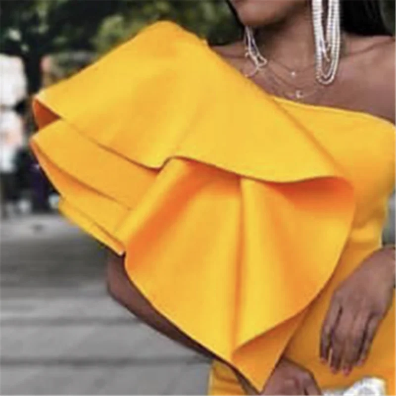 Ceny Kobiety żółte sukienki na imprezę jedno ramię nieregularne falbany Sexy randki kolacja wieczorowa odzież klubowa wąska obcisła Femme pakiet Hip szaty