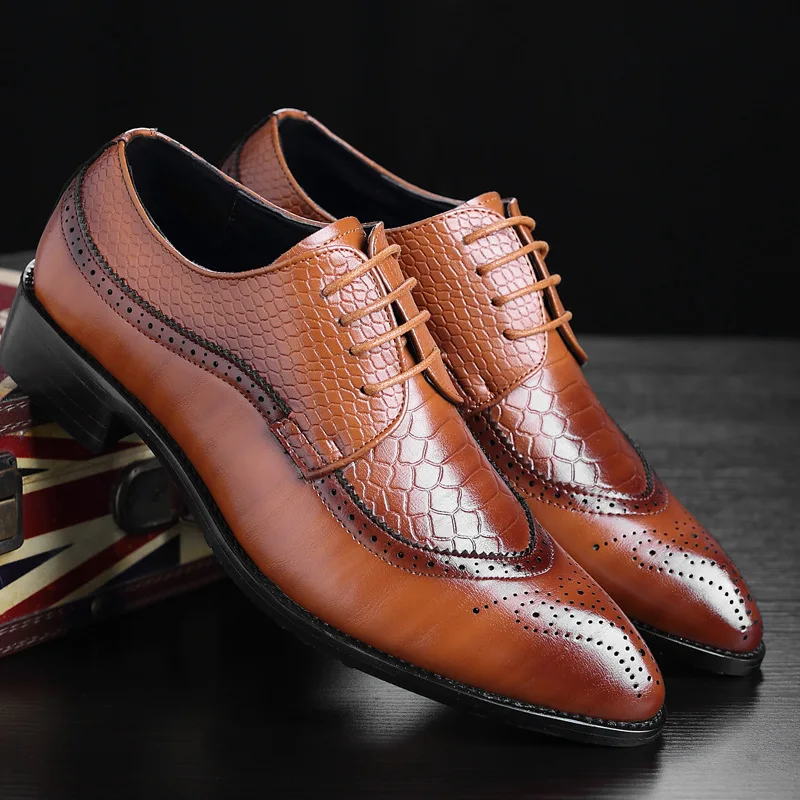 

Plus Size 48 New Fashion PU Leather Shoes Pointed Toe Brogue Style Men's Flats Dress Suits Shoes For Party Wedding Shoes Oxfords