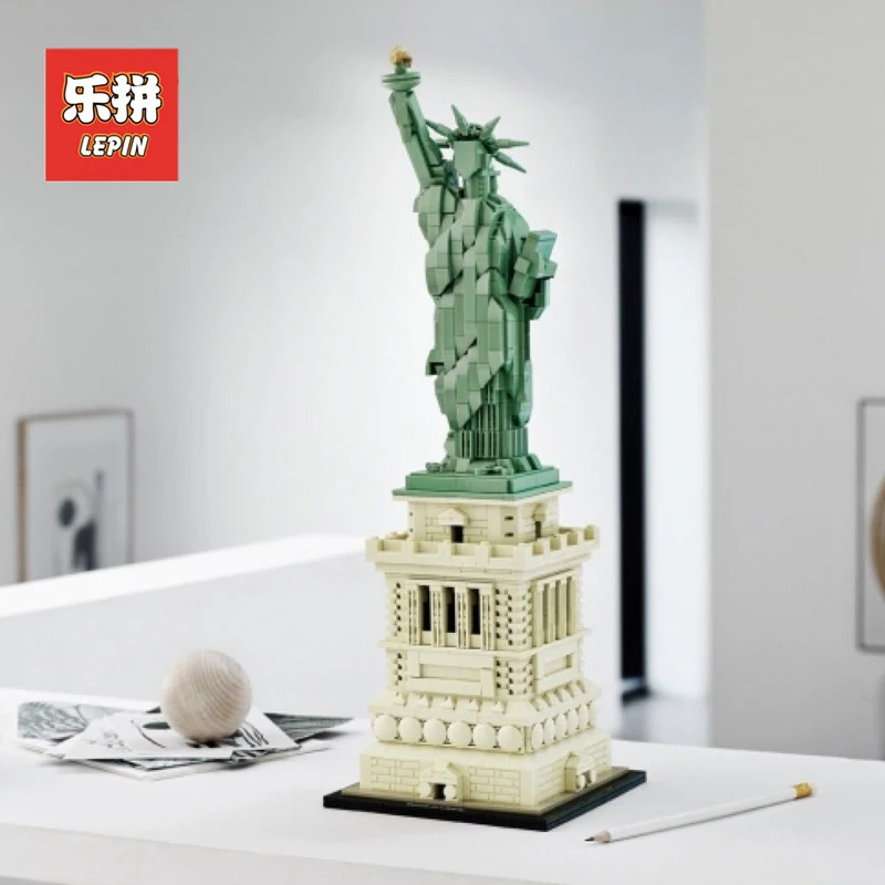 

Lepin 17011 American Architecture Model Statue of Liberty Set compatible Legoinglys Creators 21042 Building Blocks Bricks Toys