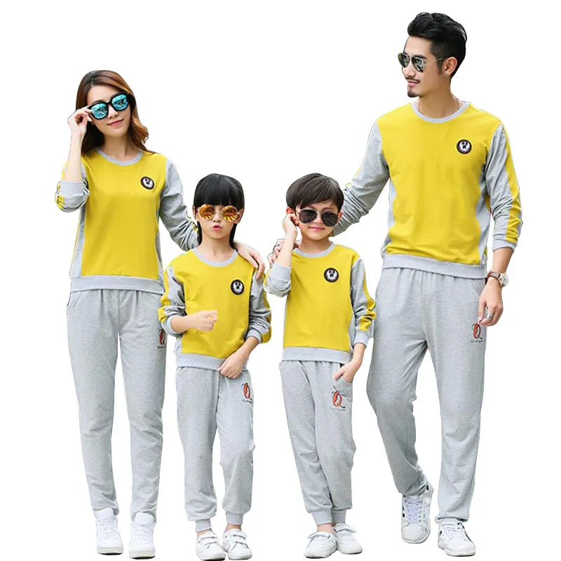 

Plus Size Family Matching Outfits 2019 Spring Family Clothing Father Son Boy Mother Daughter Girl Cotton Shirts Pant Clothes set