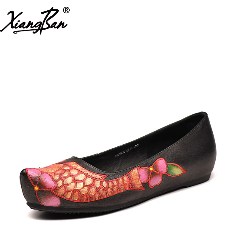 

Xiangban women flat shoes 2019 spring female leather loafers handmade embroidery slip on shoes