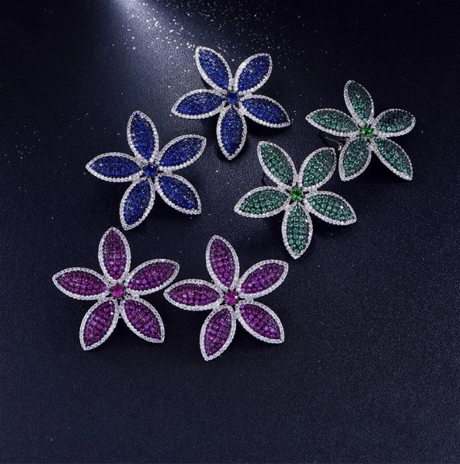 

Wholesale Fashion Jewelry CZ Flower Shaped Stud Earrings for Women Lovely Studs For Lady High Quality Wedding Jewelry