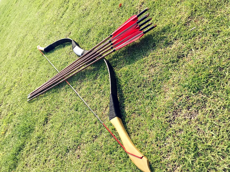 

30-60lbs traditional handmade black pattern leather bow+6 arrows