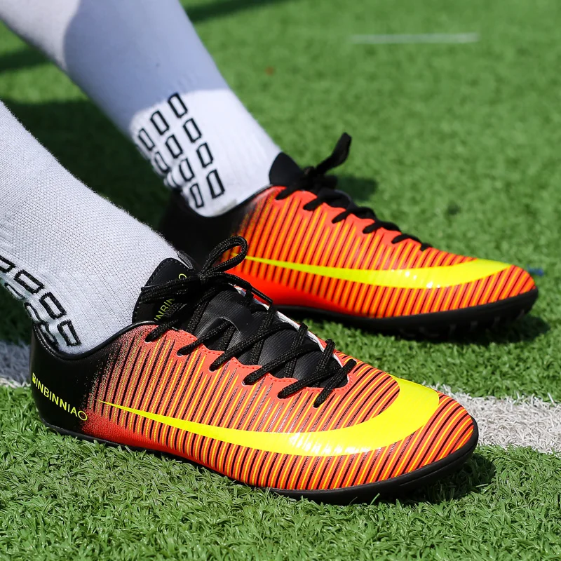 Ceny ZHENZU nowych mężczyzna chłopców dzieci Turf buty piłkarskie do użytku w pomieszczeniach buty piłkarskie treningowe piłka nożna knagi sportowe trampki Eur rozmiar 35 45