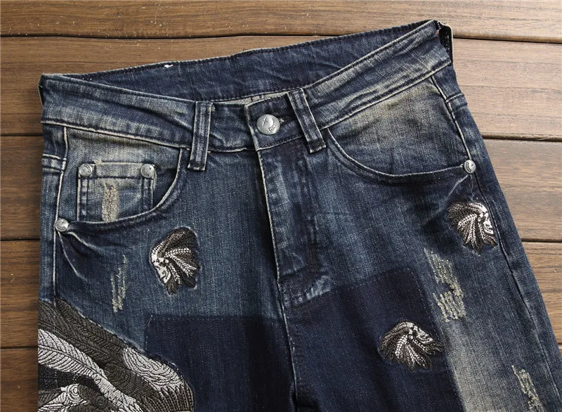 KIMSERE модные Для мужчин рваные джинсы, штаны с вышитыми Марка NEW Fashion Hi Street рваные джинсовые брюки с дырками, фирменный дизайн, прямой покрой