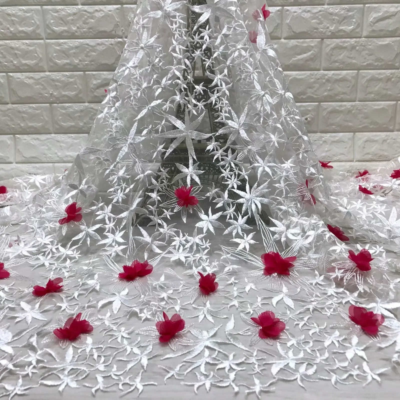 

Beautifical white french lace fabrics Latest design 3d red flowres net lace fabric for wedding 5yards nigerian lace ML5N583