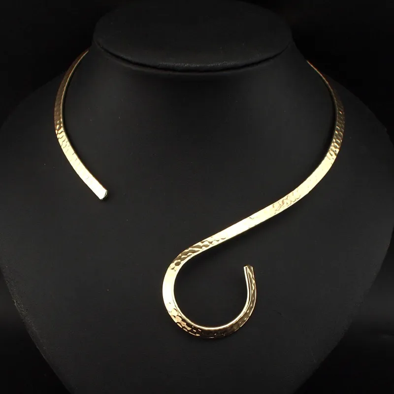 Women Jewelry Metal Choker Necklace Big Fashion Punk Choker Necklaces Metal Torques Choker Women Bib Collar Statement Necklaces