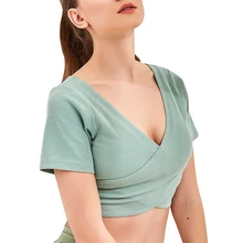 Для женщин короткий рукав дышащий материал, впитывающий влагу укороченные производительности бега Спортивная футболка