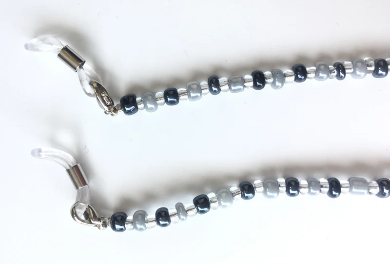 Small Beaded Glasses Chain Women detail (11)