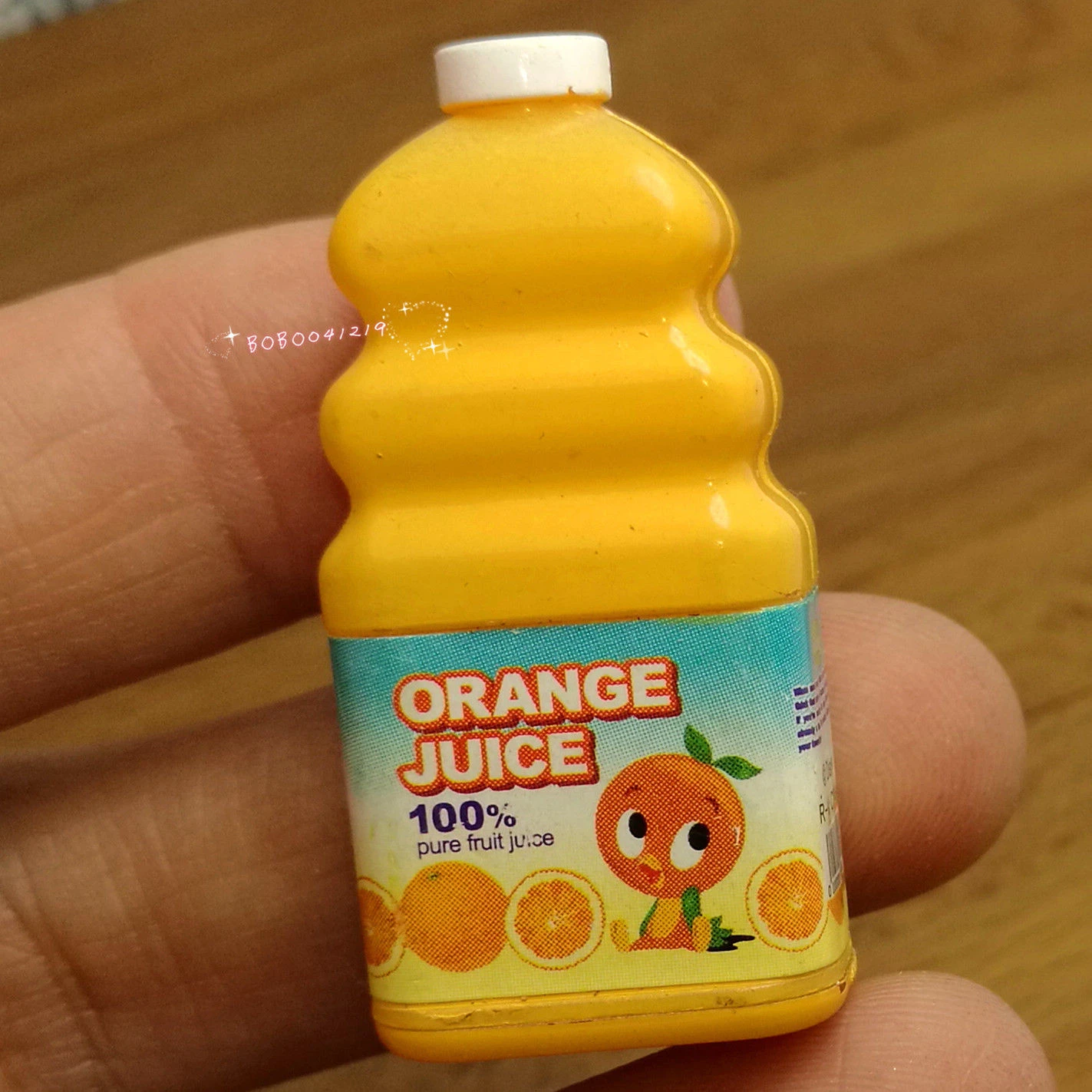 Dollhouse Miniature Orange Juice Carton  #1112 