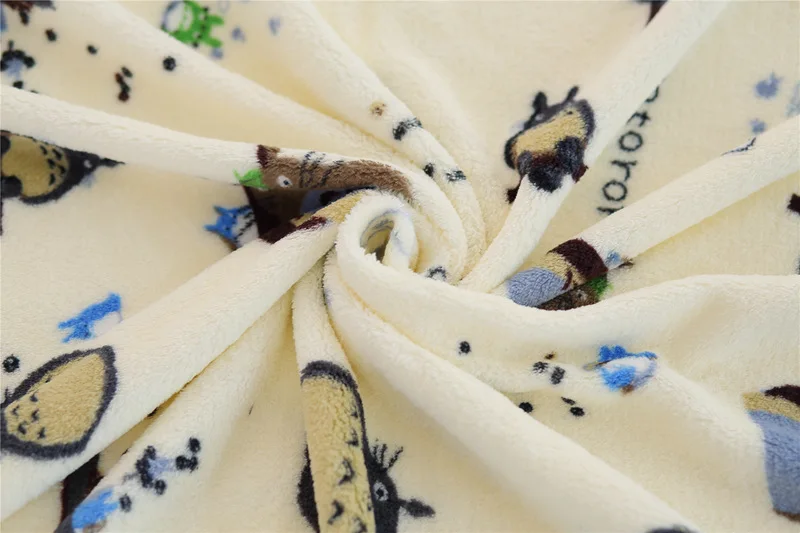 Travesseiro com Cobertor 3 em 1 Japão Pelúcia Totoro Bonito Macio Flanela Recheado Mão Mais Quente Almofada Pendurado Ornamento Boneca Brinquedo 1pcs 8 High Quality Brinquedos e hobbies