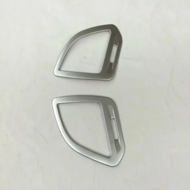 (4)