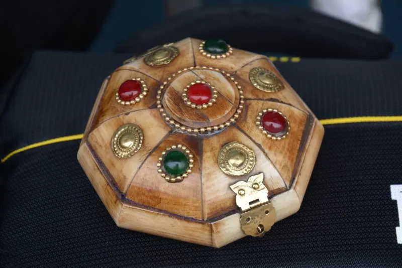 

Rare old QingDyansty Bone&precious stone Jewelry box,#01,carving,free shipping