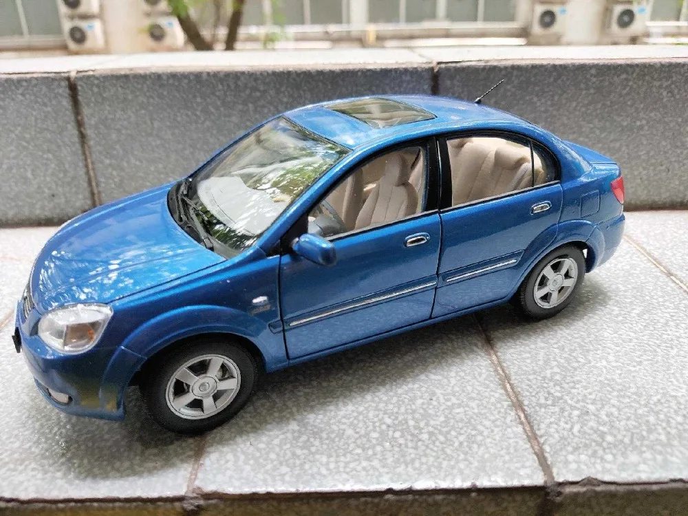 1:18 литая под давлением модель для Kia Rio 2007 синий седан редкий сплав игрушечный автомобиль миниатюрная Коллекция подарков