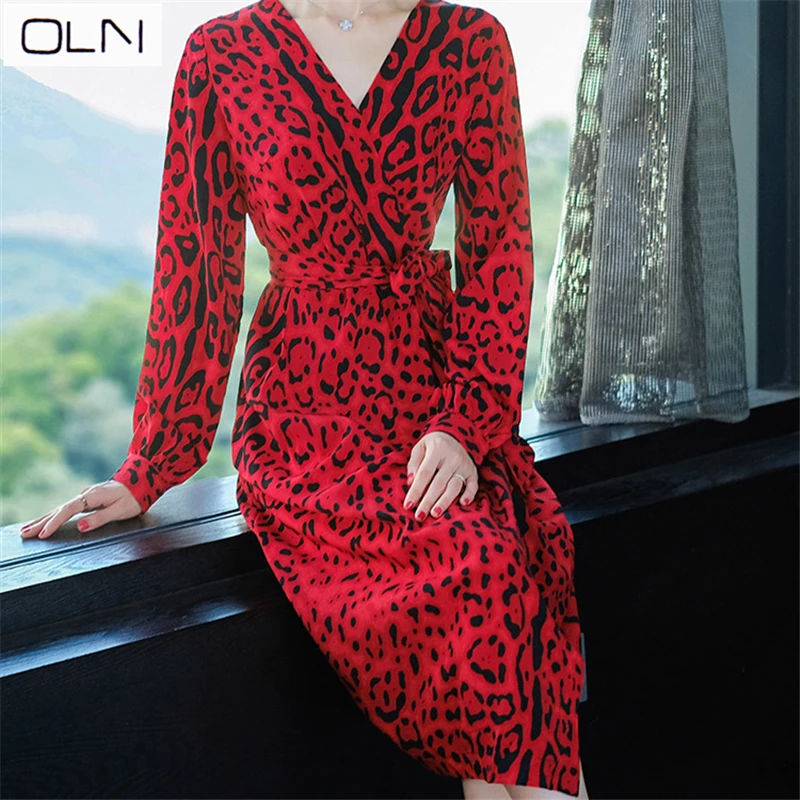 

2019 spring new style French niche retro ladies temperament red lantern sleeves V-neck leopard print dress