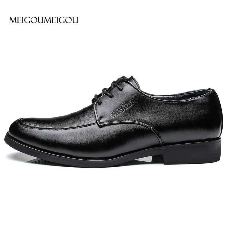 Meigoumeigou Для мужчин Повседневная кожаная обувь ручной работы; новые модные мужские модельные туфли со шнуровкой и Бизнес обувь Для мужчин удобные свадебные туфли - Цвет: Черный
