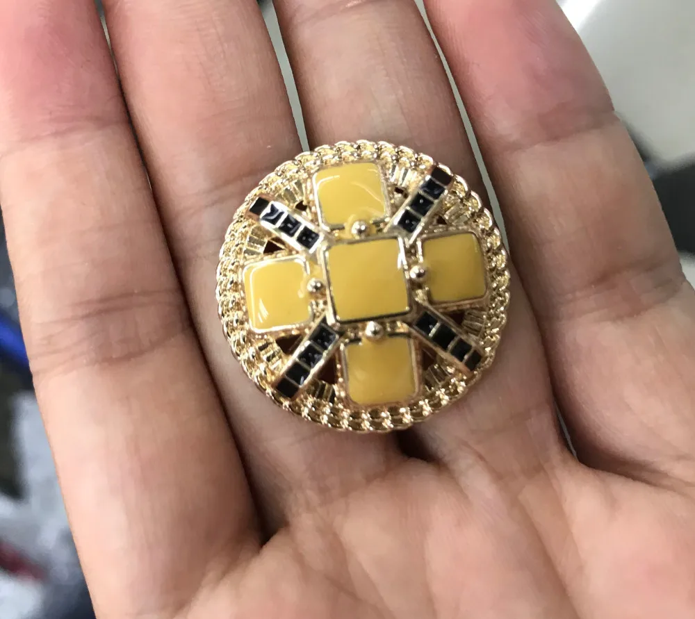 

Yellow bee buttons metal button 10 pieces a lot