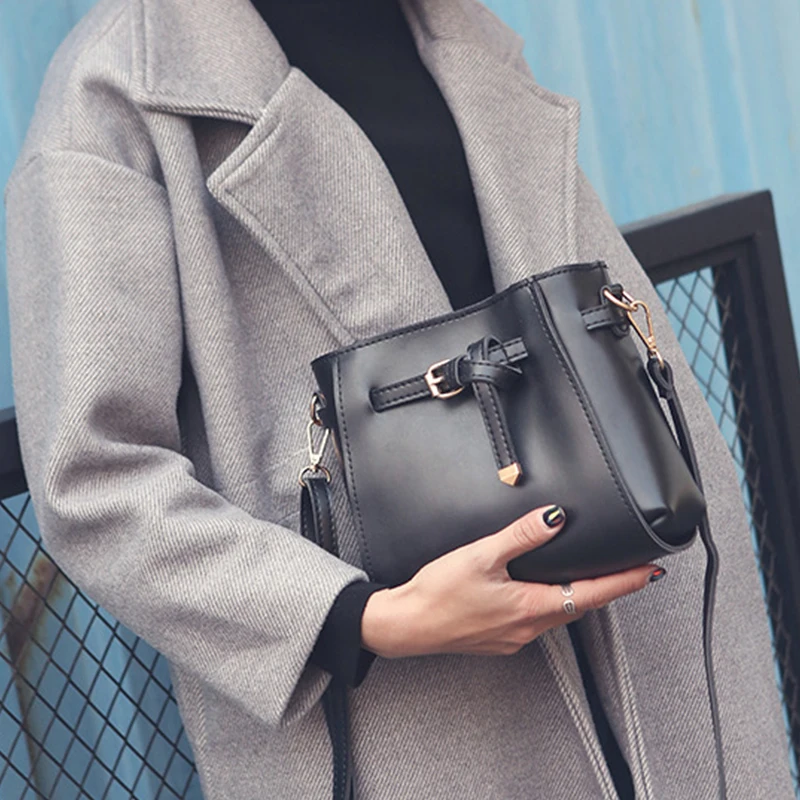 

2019 New Women Bag Bucket Bag Ladies Pu Shoulder Messenger Bag Metal Belt Decorative Shoulder Bag