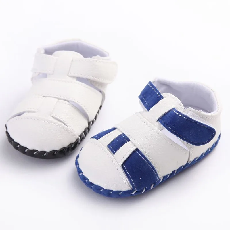 Модная летняя одежда для маленьких мальчиков из искусственной кожи; обувь для младенцев Нескользящие сандалии из PU искусственной кожи кроватка для грудничков;