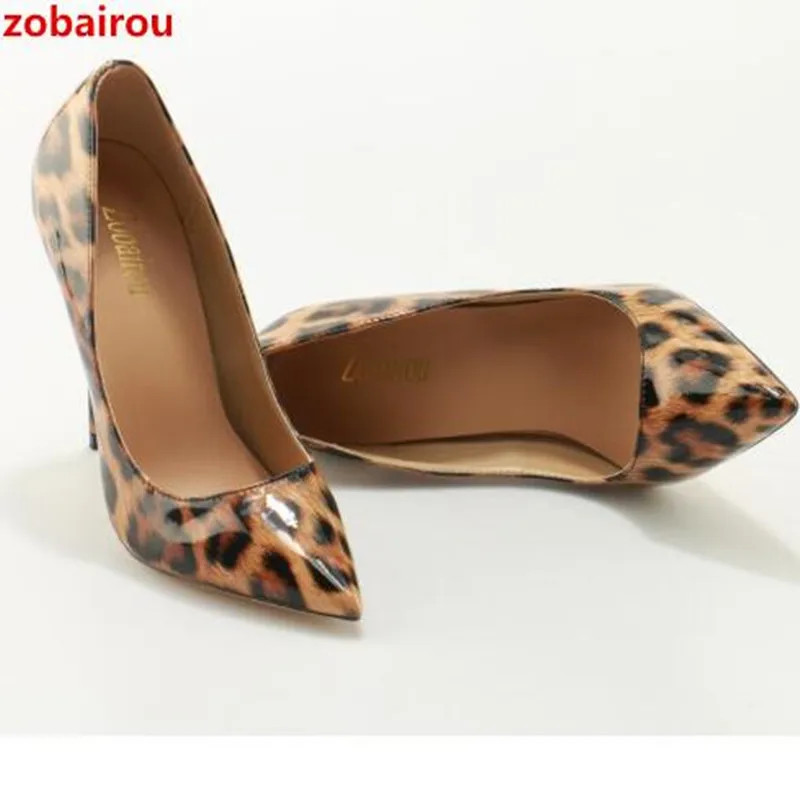Zobairou/sapatos mulher/пикантные женские туфли из лакированной кожи с леопардовым принтом