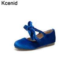 Kcenid/новые бархатные женские туфли; сезон весна-осень Модные Повседневные балетки с перекрестной шнуровкой женские синие туфли в британском стиле; большие размеры 32-43