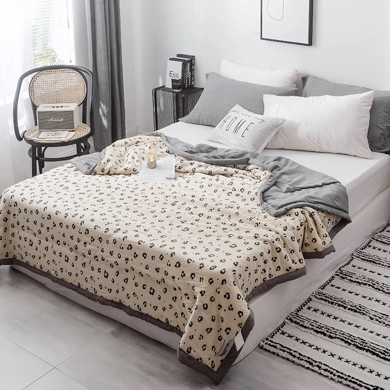 

2019 New Fashion Home Textile Leopard Print Thin Summer Quilt Blankets Cartoon Comforter Bed Cover Quilting Suitable for Adults