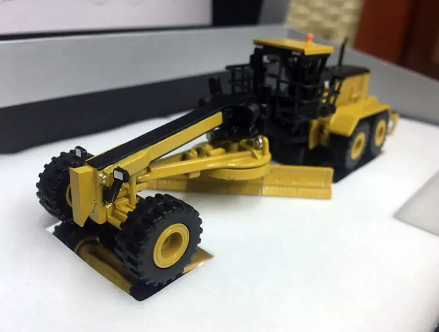 rare caterpillar cat 24m motor grader elite 1 125 scale metal model rare caterpillar cat 24m motor grader elite 1 125 scale metal model by diecast masters 85539 in diecasts toy vehicles from toys hobbies on