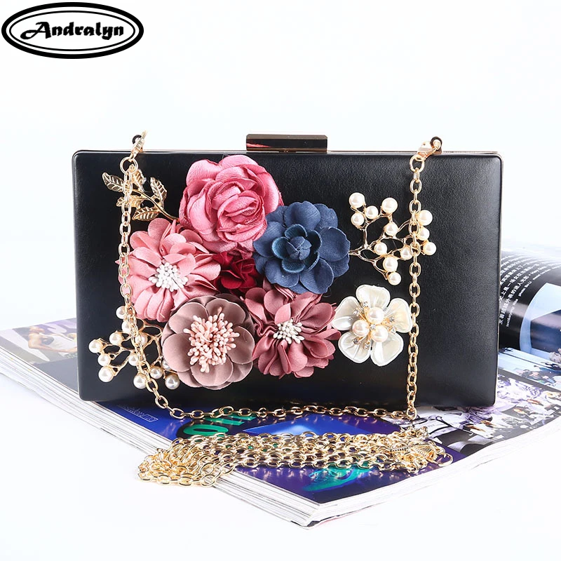 

Andralyn New 2018 The Chain Women Handbags Appliques Pattern Flowers Wedding Dinner Bag Evening Bags Ladies Evening Clutch Bags