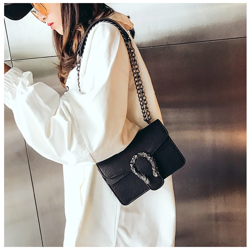 جديد الإناث امرأة Crossbody أكياس صغيرة ثعبان قفل حقائب كتف سلسلة مصمم رفرف بو الجلود أزياء المرأة حقيبة ساع