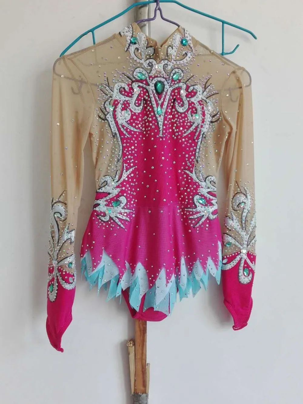 

Free shippingredCUSTOM MADE TO FIT FIGURE ICE SKATING/ DANCING/ BATON TWIRLING COSTUMESD553