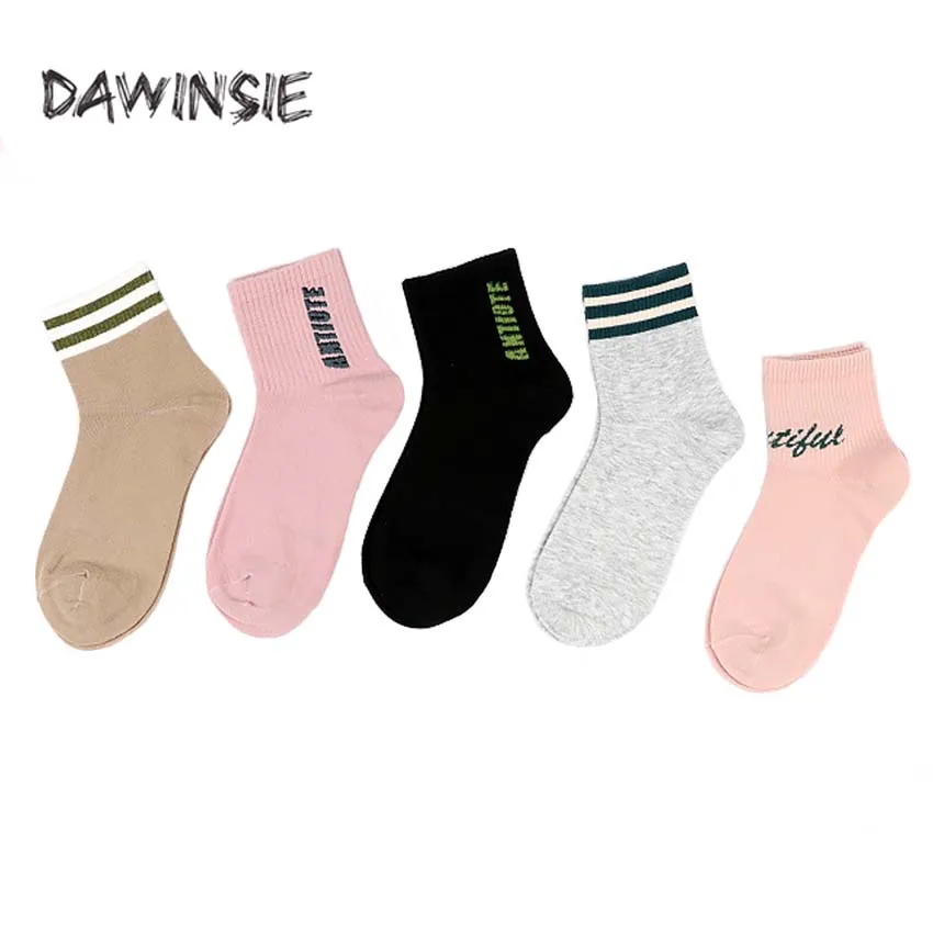 

2019 The Autumn Winter New Women Socks Japan And Korea All Cotton Sports Socks Many Stripes Letter Lady Student Happy Socks