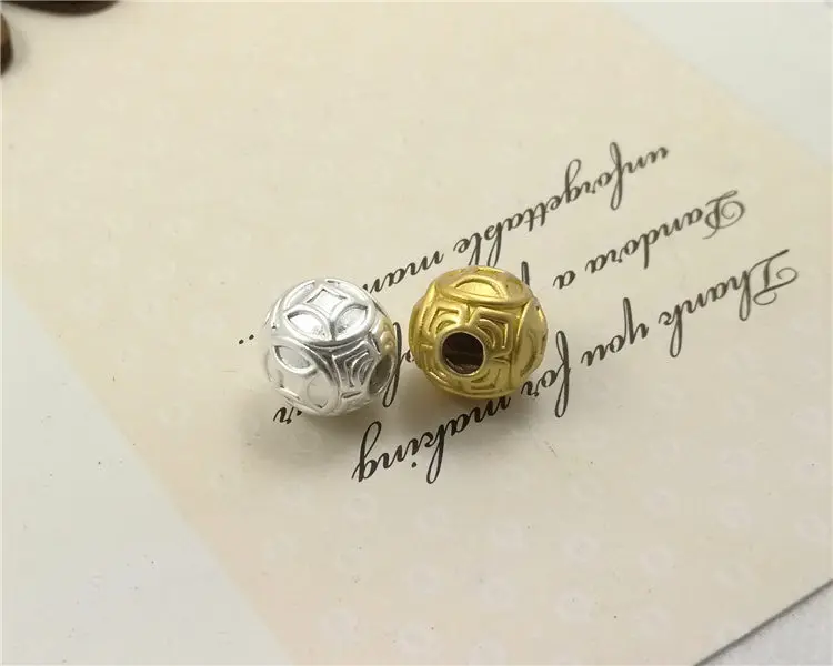 3d-silver-beads009h