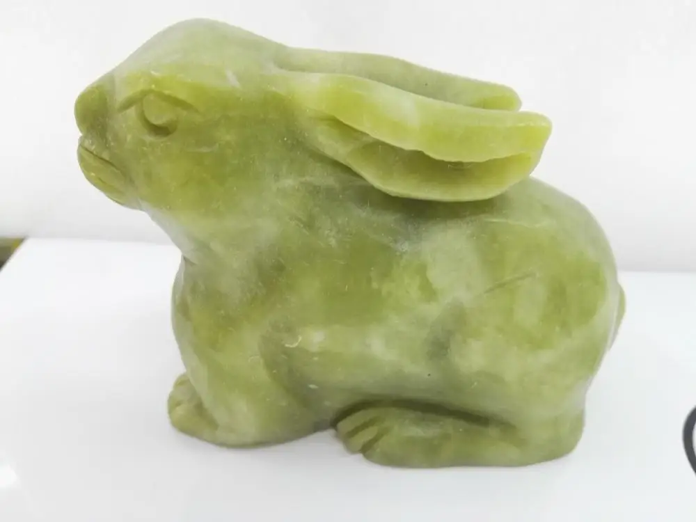 

Handmade natural Xiuyu rabbit carving ornaments