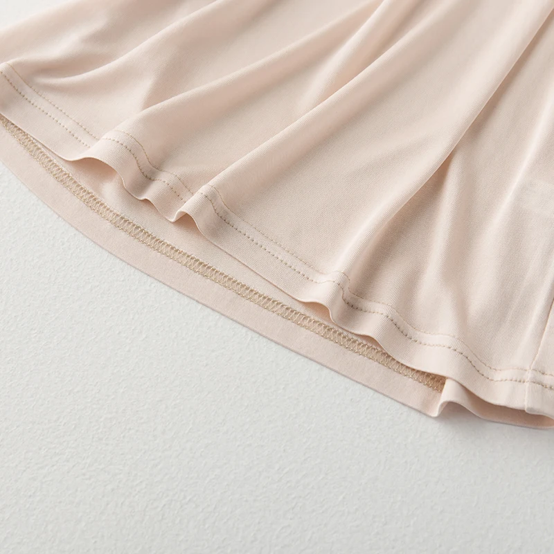 Women's Silk Sling Eyelashes Small Camisole Underwear Girls Summer Light Lace Breathable Natural Silk V-Neck Backless Tracksuit Women's Silk Sling Eyelashes Small Camisole Underwear Girls Summer Light Lace Breathable Natural Silk V-Neck Backless Tracksuit