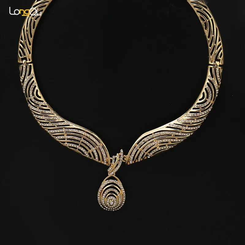 

Fashion queen pendant necklace for African women's wedding party gold short necklace jewelry and gift accessories
