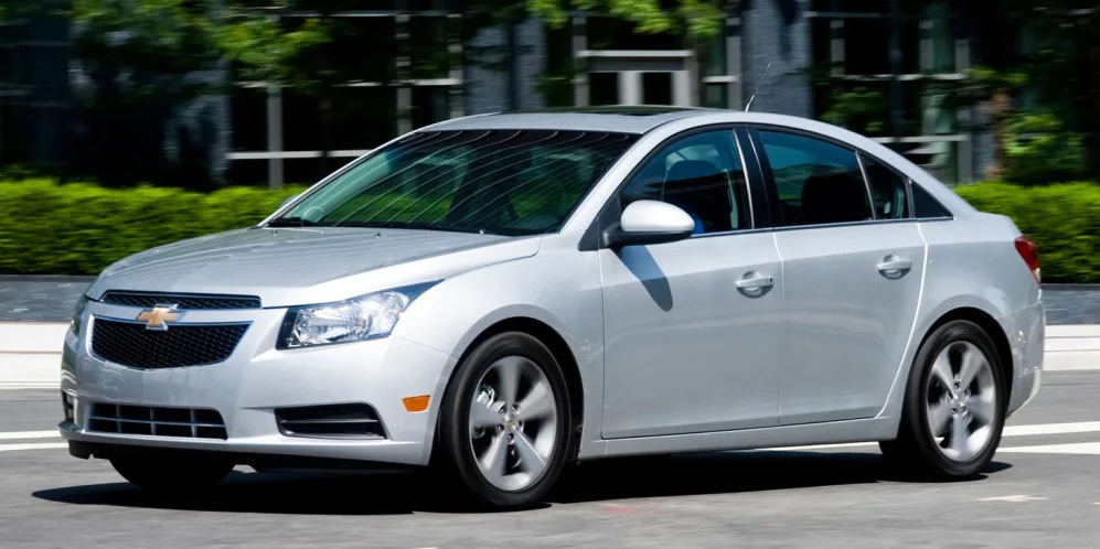 2012-Chevrolet-Cruze-LT1-front-three-quarter-1024x640