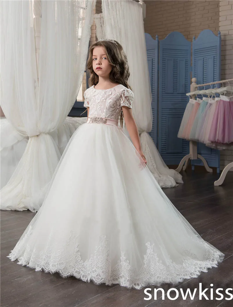 

2019 ivory/white vintage first communion dresses with lace appliques tulle flower girl dresses for wedding with train