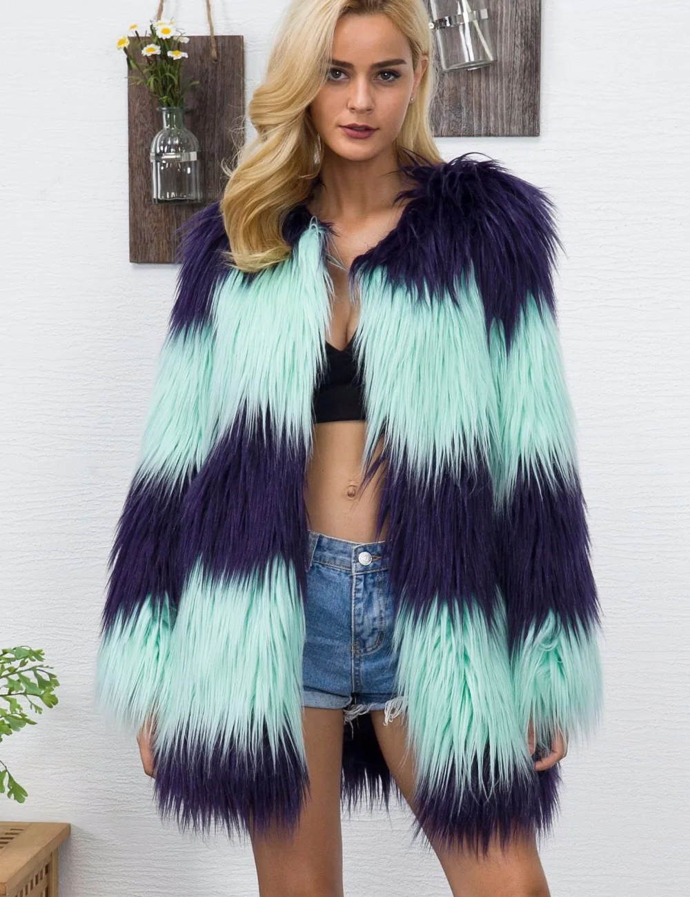 

MUMUZI Elegant Faux Fur Coat Colored Jacket 2018 Winter Women Thick Warm Faux Fur Coats V Neck Contrast Collar Coats and Jackets