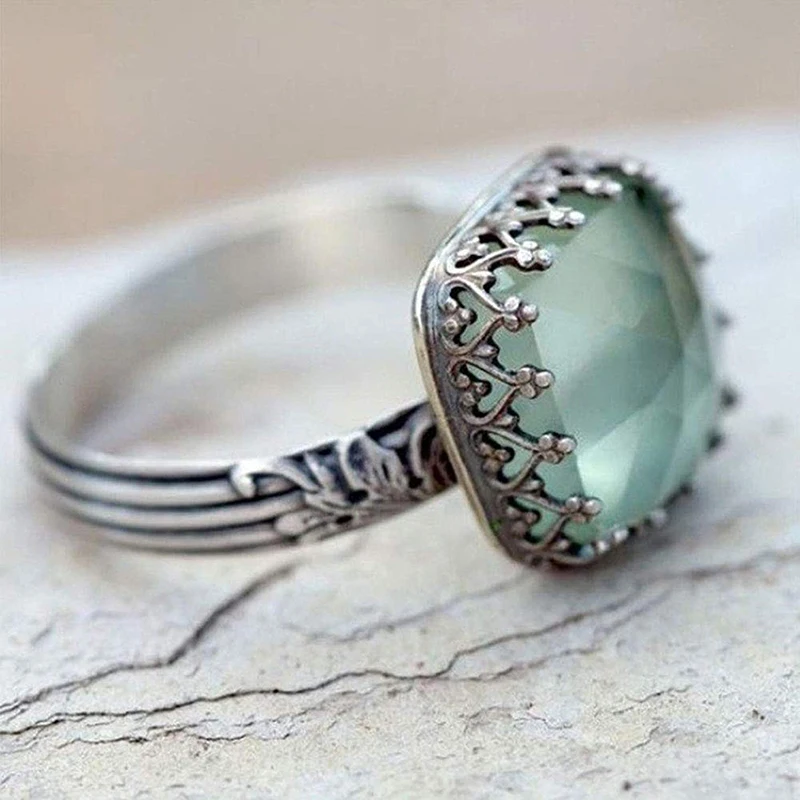 

Vintage Thai Silver Mint Green Moonstone Ring Simple Green Square Zircon Ring For Women Fashion Retro Female Rings Jewelry