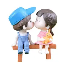 1 par cariño amantes pareja en la silla de Figurines en miniatura artesanías de hadas para jardín Gnomo Moss Terrario de regalo DIY adorno decoración de jardín