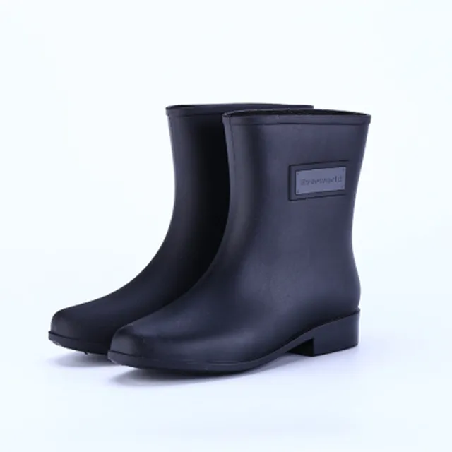 pointed toe rain boots