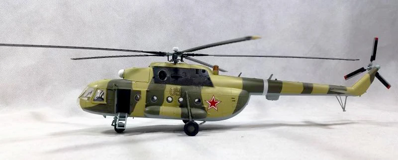 1: 72 русский MI-8 транспортный вертолет модель Трубач 37040 Коллекционная модель