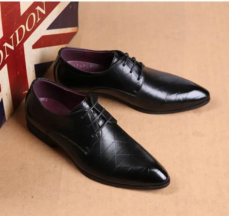 

ERRFC Hot Selling Men Brown Derby Shoes Trend Pointed Toe Man Office Dress Shoes Black Embrossed Leisure Shoes Men Plus Size 47