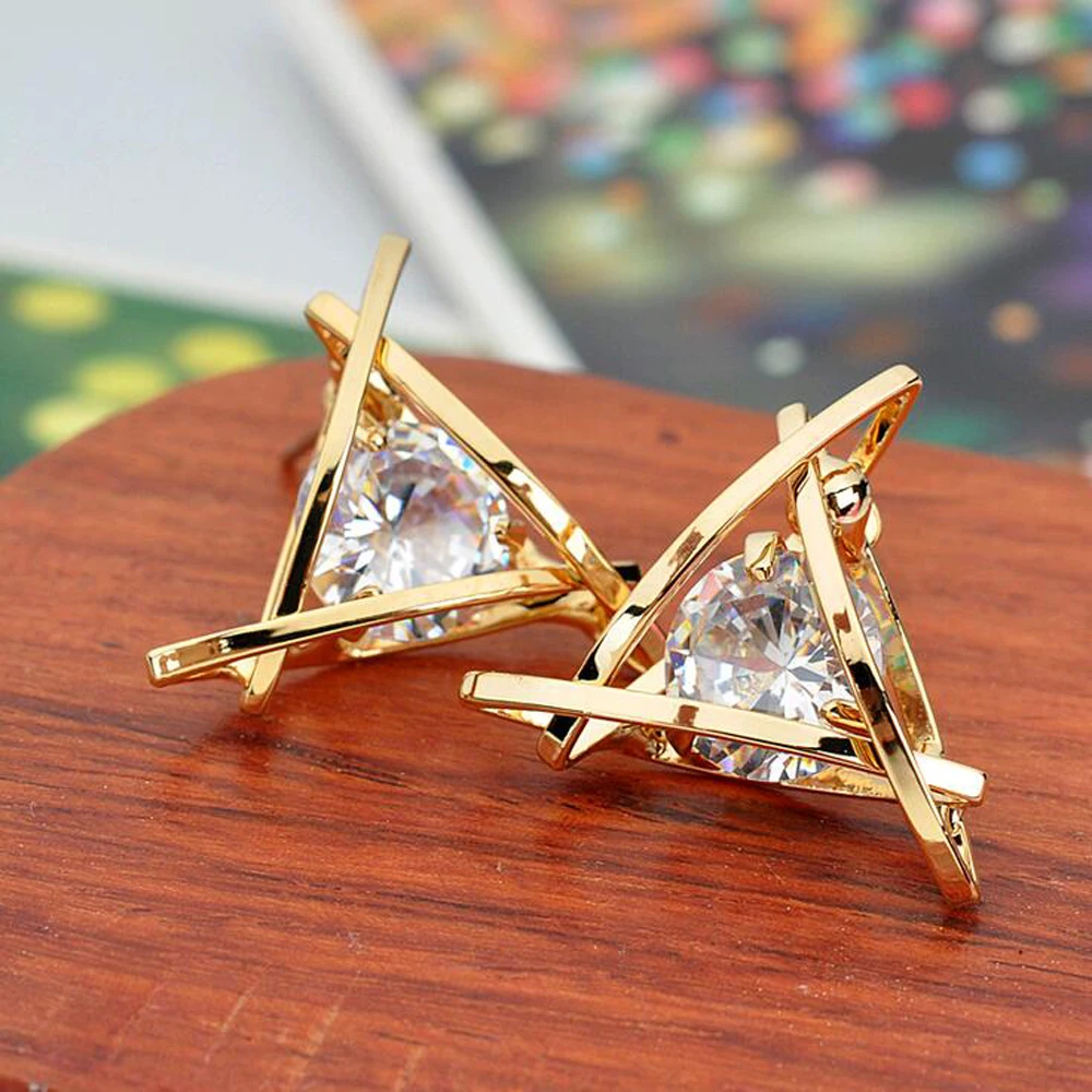 

2018 Trendy Zinc Alloy Women New Hot Fashion Exquisite Triangle Piercing Stud Earring Brinco Zircon Ear Earrings Female Gift