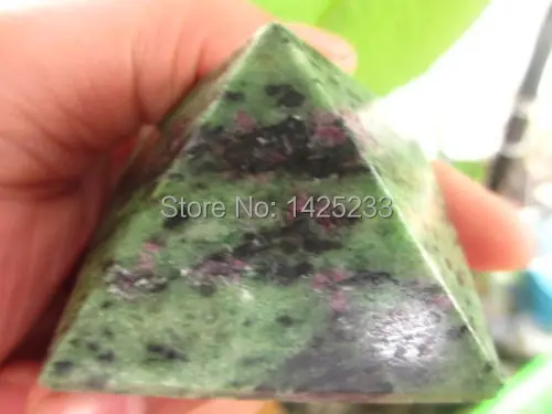 

TOP!!! 115g RARE NATURAL Epidote & ruby pyramid POINT healing