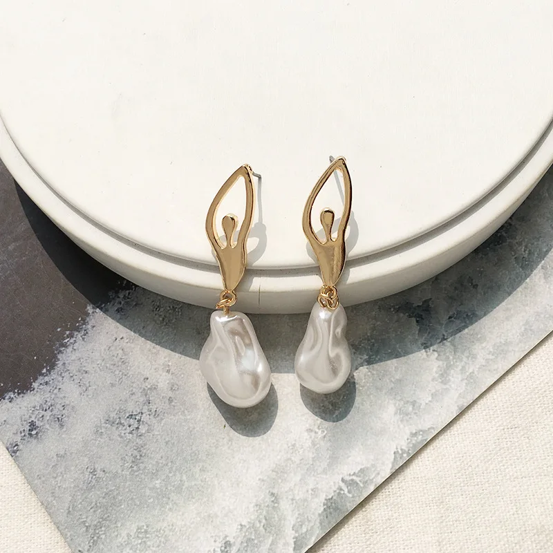 

UJBOX Wholesale Retail Simulated Pearl Shell Snail Pendant Earrings Women Beach Vacation Drop Dangle Earrings