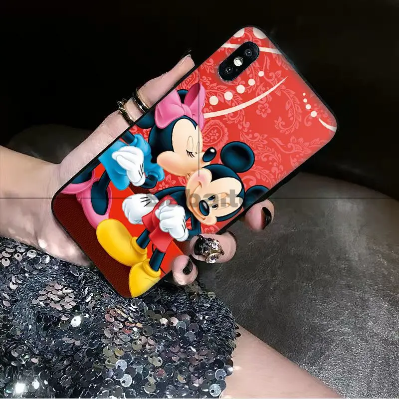 Lovely Cartoon Mickey ang Minnie Kiss