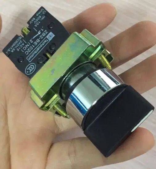 

3 position momentary selector push button switch with 2NO contacts self-reset selector switch spring return to middle